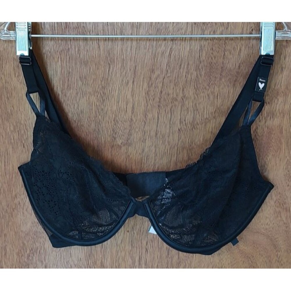 Victoria's Secret 38DDD black lace unlined demi bra, underwire